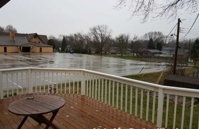4316 Nicols Road Gallery 3