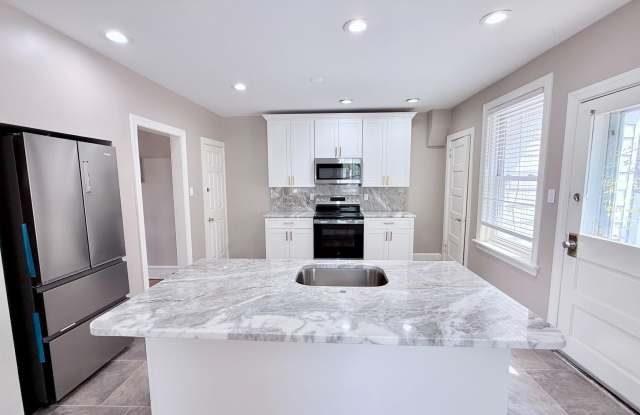 1618 W 14TH photos photos
