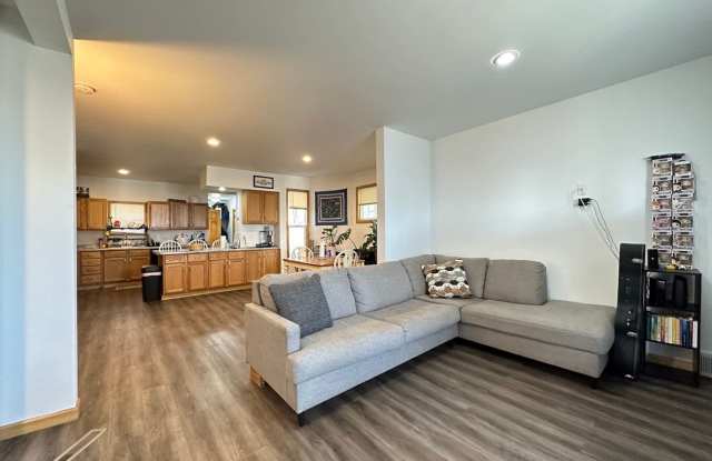 AVAILABLE JUNE/JULY - Remodeled 3 Bed 1.5 Bath Central Hillside Home photos photos