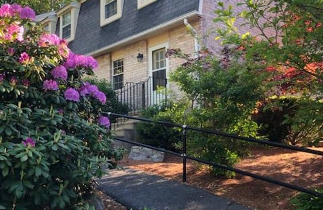 98 Morgan Drive - 98 Morgan Drive, Haverhill, MA 01832