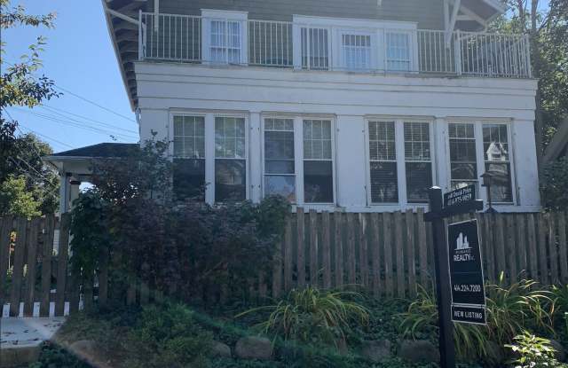 1607 East Newport Avenue - 1607 East Newport Avenue, Milwaukee, WI 53211