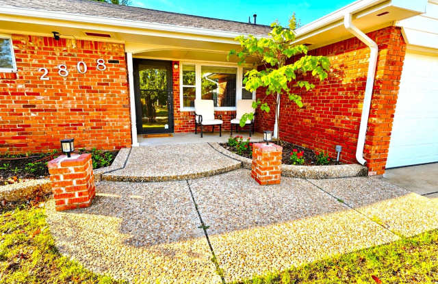 2 Bed 1.5 Bath 2 Car Garage in the Village Casady Hills 2nd Addn Gallery 3