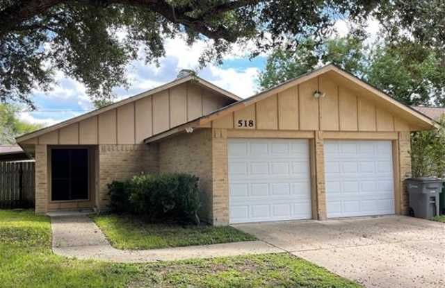 518 Camelot Drive - 518 Camelot Drive, Victoria, TX 77901