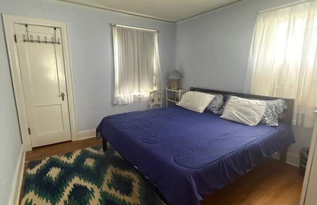 Fully Furnished Short Term Rental Home Gallery 4