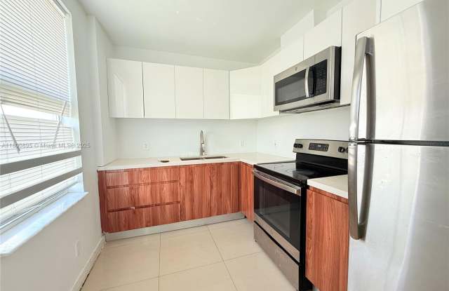 924 Marseille Dr photos photos