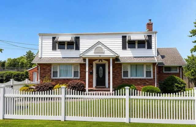 31 Maple Avenue photos photos