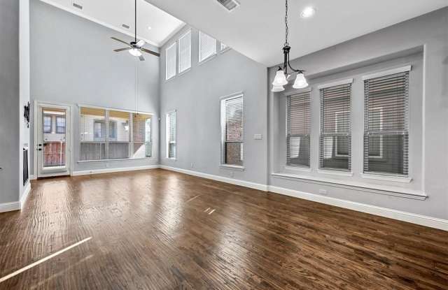 4432 Saukenuk Lane Gallery 2