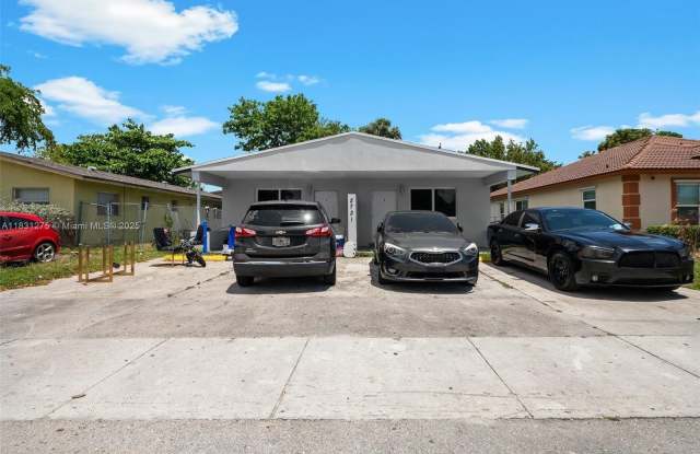 2731 NW 14th St photos photos
