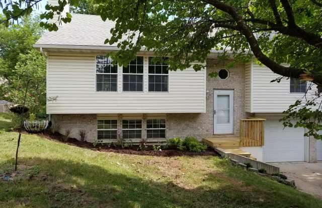 4 bd, 3 ba house, NW Columbia, quick access to Stadium/I-70, screened porch photos photos