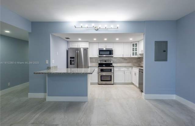 20350 W Country Club Dr photos photos