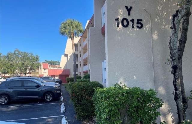 1015 Country Club Dr Gallery 4