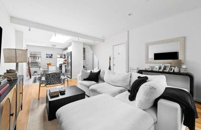 282 HUDSON Street unit: 3 photos photos