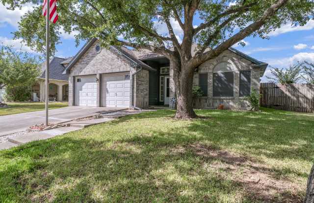8027 Donshire Drive Gallery 2
