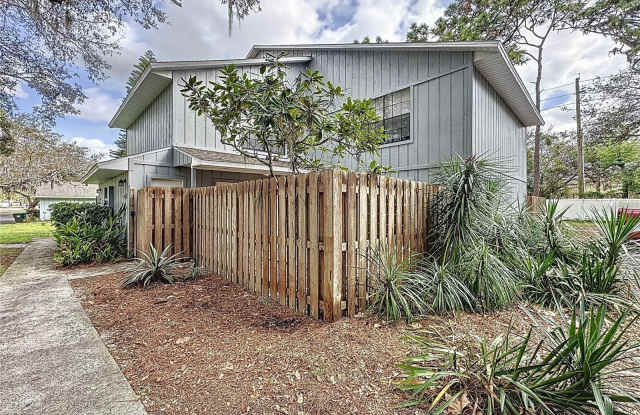 4616 LIGHTHOUSE CIRCLE - 4616 Lighthouse Circle, Orlando, FL 32808