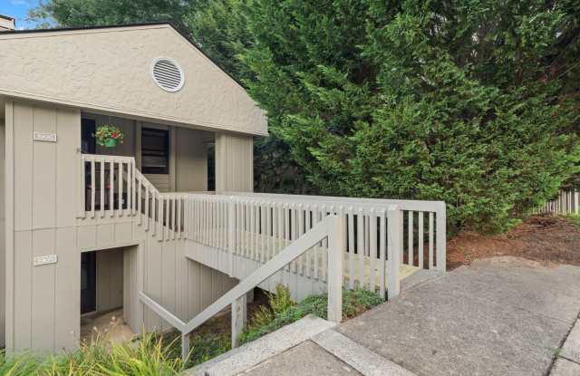 East Asheville Condo in The Cloisters - 1905 Abbey Circle, Asheville, NC 28805