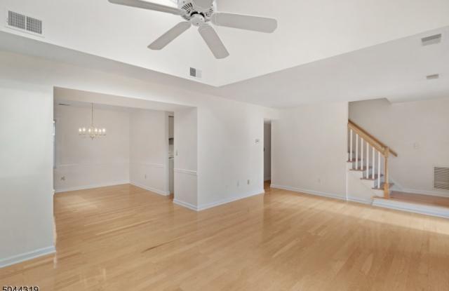 116 VILLAGE DR Gallery 2