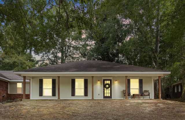 3 Bedroom Single Family Home off 40th Ave. photos photos