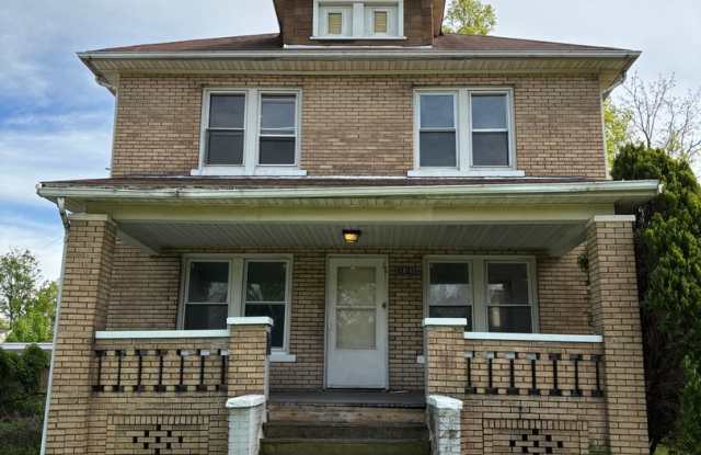 Section 8 Accepted! 5 BR 2 BA photos photos