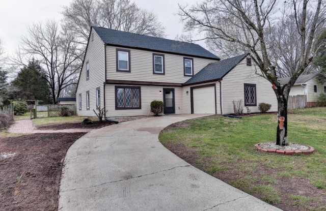 Comfortable and Spacious 3 Bedroom 2.5 Home for Rent in Williamsburg with First Floor Bonus Room! photos photos