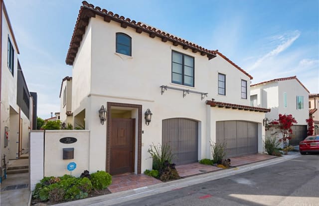 215 Via Ravenna - 215 via Ravenna, Newport Beach, CA 92663