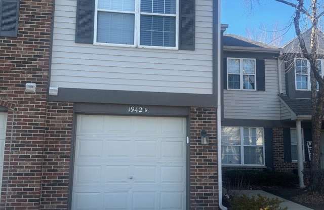 1942 Heron Avenue unit: B - 1942 Heron Avenue, Schaumburg, IL 60193