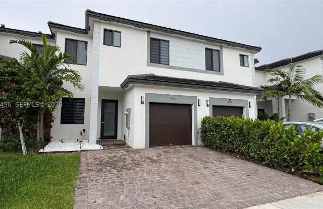 13642 SW 157th Pl Gallery 1