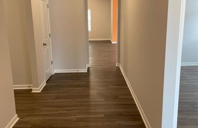 4 Bedroom 2 Bathroom House in Richmond Hills, Supply, NC Gallery 4