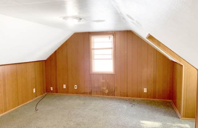 3-BED, 1 BATH BEAUTIFUL SINGLE- FAMILY HOME IN MAPLE HEIGHTS! photos photos