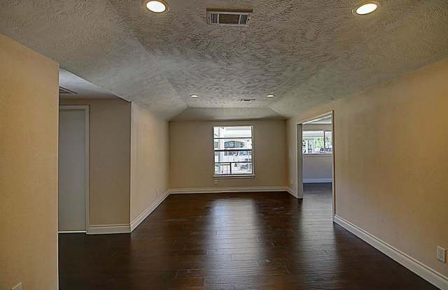 14114 Corpus Christi Street Gallery 3