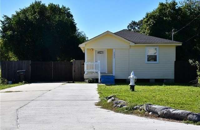 2943 MEMORIAL PARK Drive photos photos