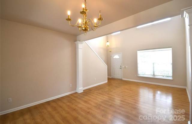 7010 Beverly Springs Drive Gallery 3