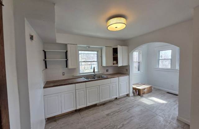 1055 W 12TH ST photos photos