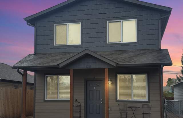 2207 Strand photos photos