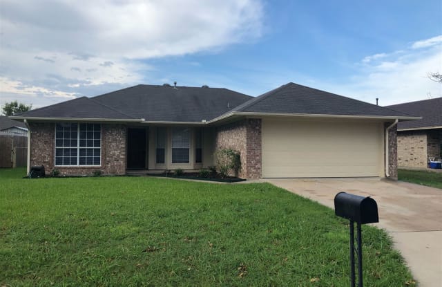 2012 Benjamin Dr - 2012 Benjamin, Sanger, TX 76266