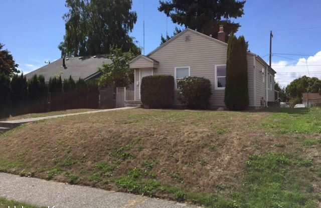 7951 34th Ave SW Gallery 2