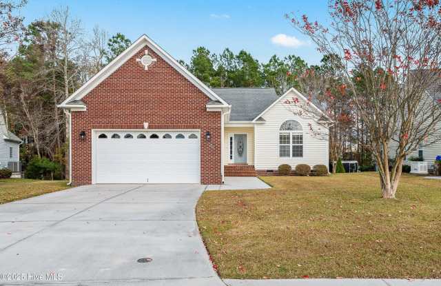 102 Winterlochen Drive - 102 Winterlochen Drive, Jacksonville, NC 28540