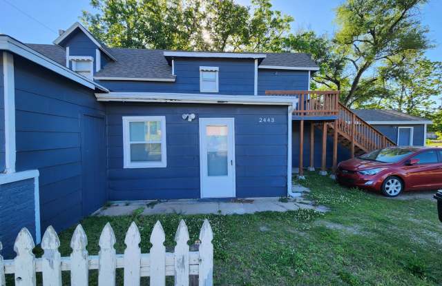 Utilities paid! Nice and clean 1BR, 1BTH near parks and zoo. Ground floor unit! photos photos