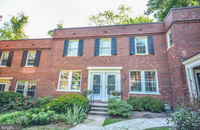 1201 S BARTON STREET - 1201 South Barton Street, Arlington, VA 22204