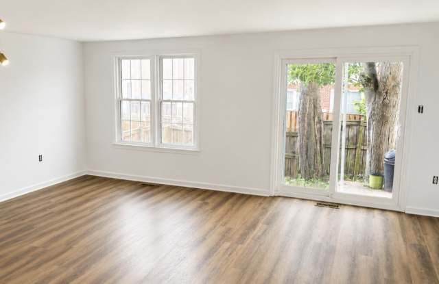 8105 Kenova Ln photos photos