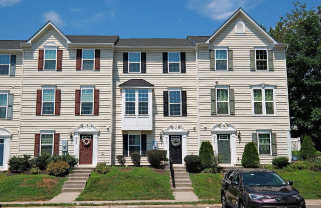 Pet-Friendly N. Albemarle Townhome Near NGIC, CHO Airport,  Hollymead Town Center photos photos