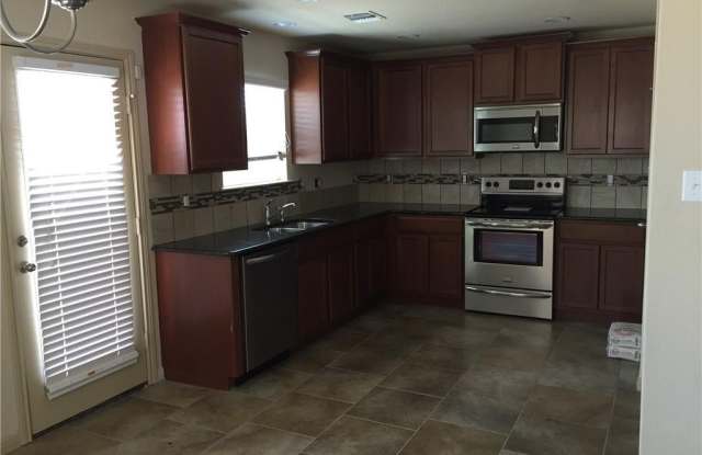 2240 Hawk Gallery 3