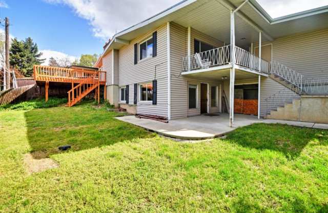 3065 Bannock Dr photos photos