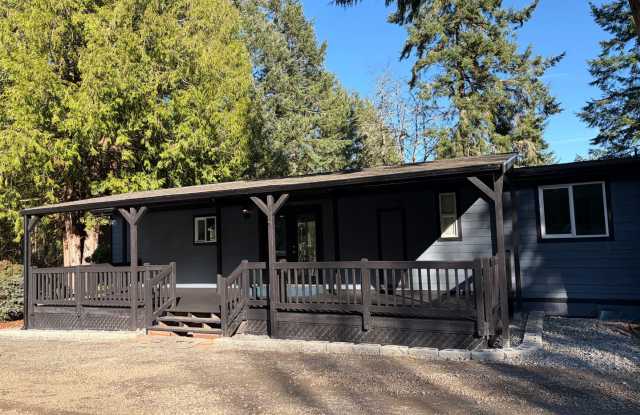 Spacious 3-Bed + Flex Room on Private Fenced 2 Acres, Huge Shop photos photos