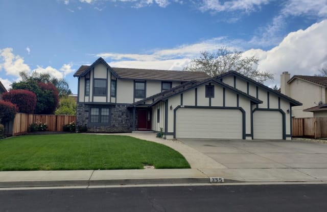 355 Flagstone Court - 355 Flagstone Court, Vacaville, CA 95687