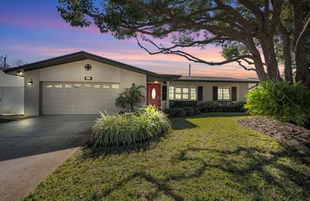 Beautiful Clearwater home - 2243 Claiborne Drive, Clearwater, FL 33764