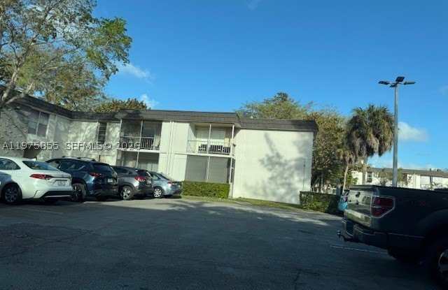 10353 N Kendall Dr Gallery 4