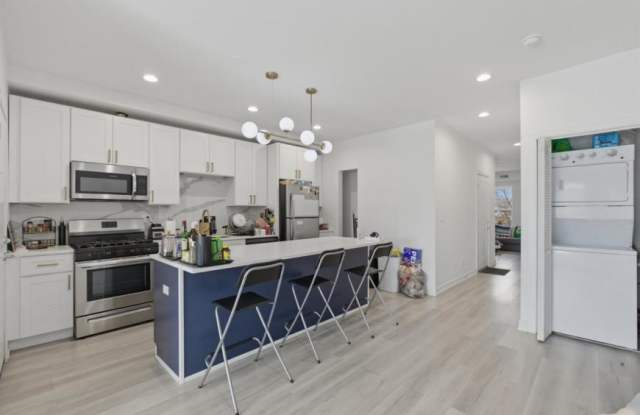 4937 N St. Louis Avenue, Gallery 2