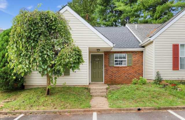 Newley renovated townhouse in Culpeper Gallery 1