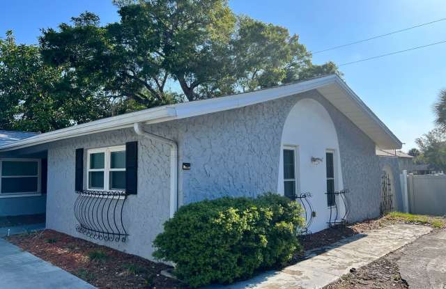 Convenience in Largo/Clearwater 2/1 Triplex Apt photos photos Convenience in Largo/Clearwater 2/1 Triplex Apt photos photos