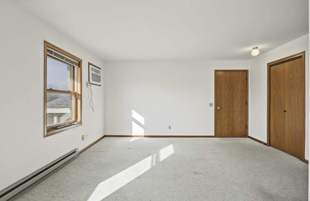 220 West Garfield Street - 3 Gallery 4